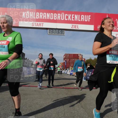 03.10.2025 - Köhlbrandbrückenlauf Matties Gatica Varas http://msf.ph/oto/9171776 03.10.2025 10:38:55 Ziel 2279, 2434, 2575, 3040, 3412, 3413, 3437, 3475 meine-sportfotos.de