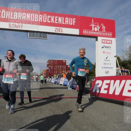 03.10.2025 - Köhlbrandbrückenlauf Matties Gatica Varas http://msf.ph/oto/9171780 03.10.2025 10:38:56 Ziel 2279, 2434, 2575, 3040, 3412, 3413, 3475 meine-sportfotos.de