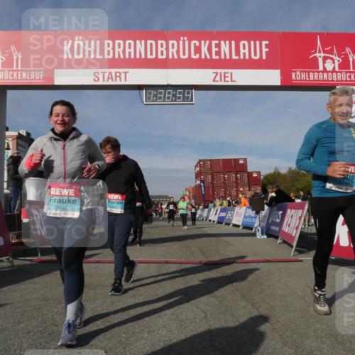 03.10.2025 - Köhlbrandbrückenlauf Matties Gatica Varas http://msf.ph/oto/9171782 03.10.2025 10:38:56 Ziel 2279, 2434, 2575, 3040, 3412, 3413, 3475 meine-sportfotos.de