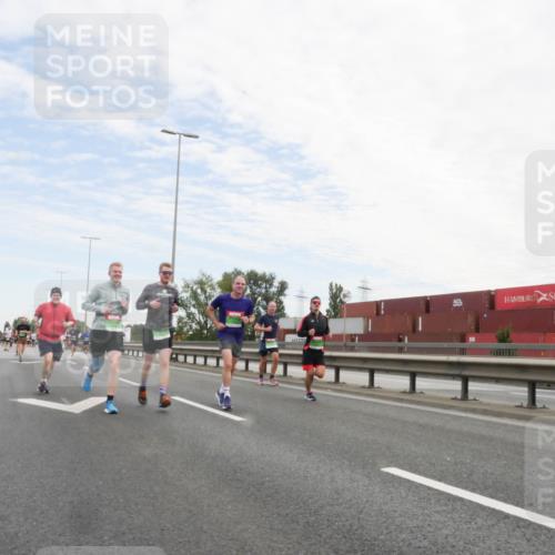 03.10.2025 - Köhlbrandbrückenlauf Matties Gatica Varas http://msf.ph/oto/9171783 03.10.2025 15:18:14 Position 3  meine-sportfotos.de