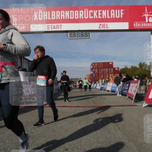 03.10.2025 - Köhlbrandbrückenlauf Matties Gatica Varas http://msf.ph/oto/9171784 03.10.2025 10:38:57 Ziel 2279, 2434, 2575, 2756, 3040, 3412, 3413, 3475 meine-sportfotos.de