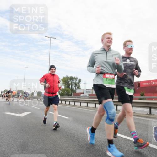 03.10.2025 - Köhlbrandbrückenlauf Matties Gatica Varas http://msf.ph/oto/9171791 03.10.2025 15:18:16 Position 3 9419 meine-sportfotos.de