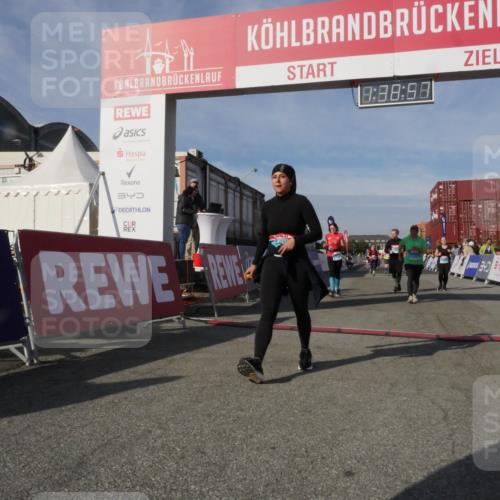03.10.2025 - Köhlbrandbrückenlauf Matties Gatica Varas http://msf.ph/oto/9171794 03.10.2025 10:38:59 Ziel 2434, 2438, 2575, 2756, 3040, 3412, 3413, 3475 meine-sportfotos.de