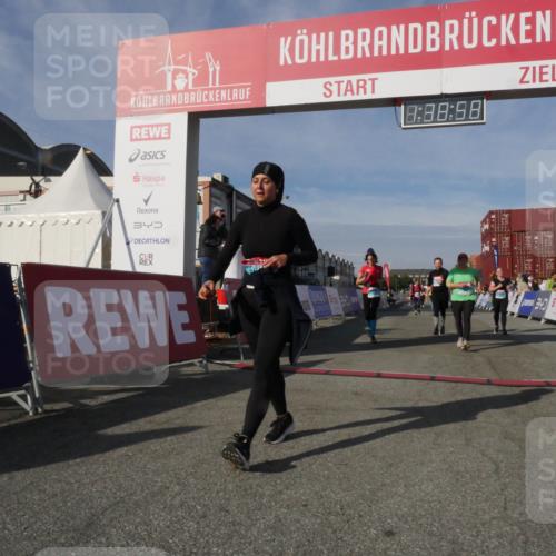 03.10.2025 - Köhlbrandbrückenlauf Matties Gatica Varas http://msf.ph/oto/9171797 03.10.2025 10:39:00 Ziel 2434, 2438, 2575, 2756, 3040, 3412, 3413, 3475, 3733 meine-sportfotos.de