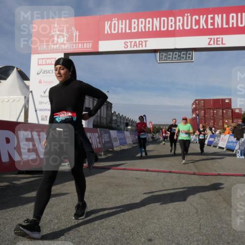 03.10.2025 - Köhlbrandbrückenlauf Matties Gatica Varas http://msf.ph/oto/9171799 03.10.2025 10:39:00 Ziel 2434, 2438, 2575, 2756, 3040, 3412, 3413, 3475, 3733 meine-sportfotos.de