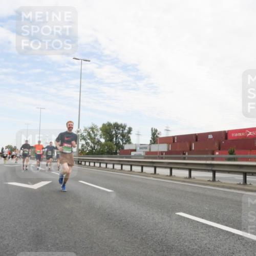 03.10.2025 - Köhlbrandbrückenlauf Matties Gatica Varas http://msf.ph/oto/9171807 03.10.2025 15:18:20 Position 3  meine-sportfotos.de