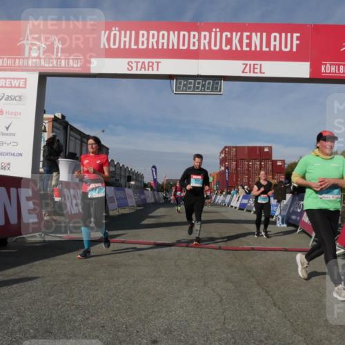 03.10.2025 - Köhlbrandbrückenlauf Matties Gatica Varas http://msf.ph/oto/9171808 03.10.2025 10:39:02 Ziel 2434, 2438, 2756, 3412, 3413, 3475, 3733 meine-sportfotos.de