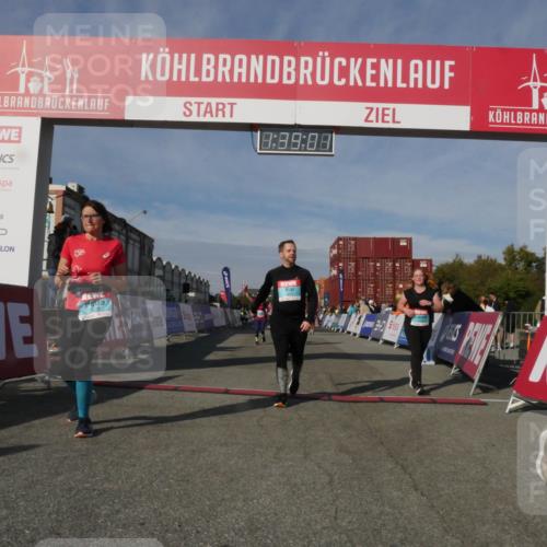 03.10.2025 - Köhlbrandbrückenlauf Matties Gatica Varas http://msf.ph/oto/9171810 03.10.2025 10:39:03 Ziel 1880, 2434, 2438, 2756, 3412, 3413, 3433, 3733 meine-sportfotos.de