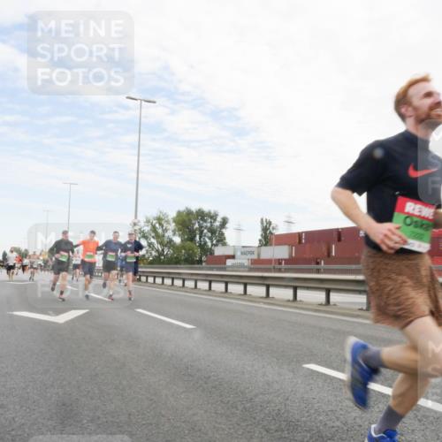 03.10.2025 - Köhlbrandbrückenlauf Matties Gatica Varas http://msf.ph/oto/9171813 03.10.2025 15:18:22 Position 3 7222 meine-sportfotos.de