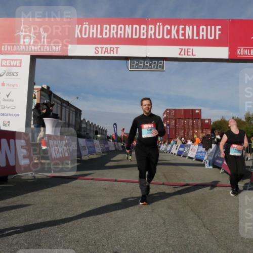 03.10.2025 - Köhlbrandbrückenlauf Matties Gatica Varas http://msf.ph/oto/9171814 03.10.2025 10:39:04 Ziel 1880, 2378, 2438, 2756, 3412, 3413, 3433, 3733 meine-sportfotos.de