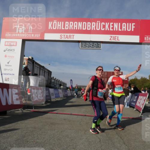 03.10.2025 - Köhlbrandbrückenlauf Matties Gatica Varas http://msf.ph/oto/9171834 03.10.2025 10:39:09 Ziel 1256, 1880, 2378, 2438, 2442, 2756, 3130, 3433, 3733 meine-sportfotos.de