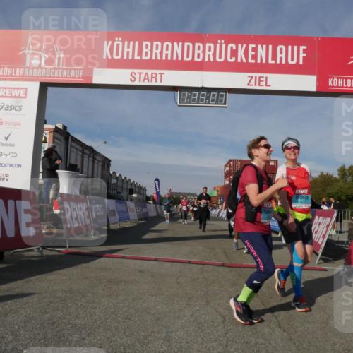 03.10.2025 - Köhlbrandbrückenlauf Matties Gatica Varas http://msf.ph/oto/9171836 03.10.2025 10:39:09 Ziel 1256, 1880, 2378, 2438, 2442, 2756, 3130, 3433, 3733 meine-sportfotos.de