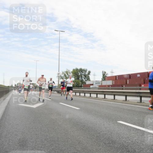 03.10.2025 - Köhlbrandbrückenlauf Matties Gatica Varas http://msf.ph/oto/9171837 03.10.2025 15:18:27 Position 3  meine-sportfotos.de