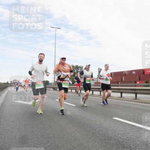 03.10.2025 - Köhlbrandbrückenlauf Matties Gatica Varas http://msf.ph/oto/9171845 03.10.2025 15:18:29 Position 3  meine-sportfotos.de