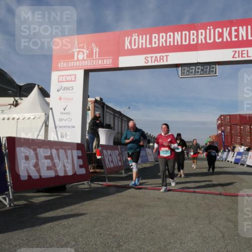 03.10.2025 - Köhlbrandbrückenlauf Matties Gatica Varas http://msf.ph/oto/9171858 03.10.2025 10:39:15 Ziel 1256, 1880, 2261, 2378, 2442, 3130, 3433, 3637, 3639 meine-sportfotos.de