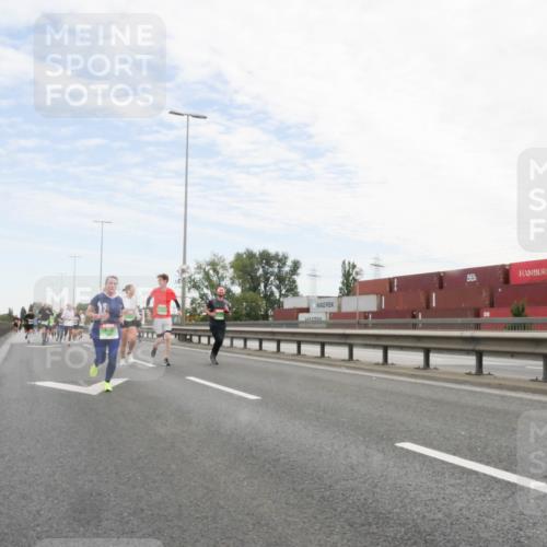 03.10.2025 - Köhlbrandbrückenlauf Matties Gatica Varas http://msf.ph/oto/9171859 03.10.2025 15:18:33 Position 3  meine-sportfotos.de