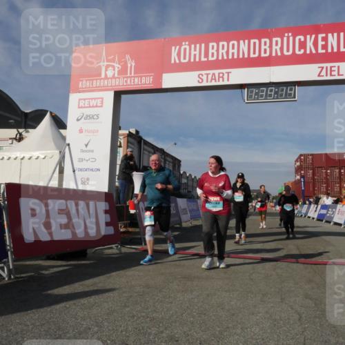 03.10.2025 - Köhlbrandbrückenlauf Matties Gatica Varas http://msf.ph/oto/9171860 03.10.2025 10:39:16 Ziel 1256, 2261, 2378, 2442, 3130, 3637, 3639 meine-sportfotos.de