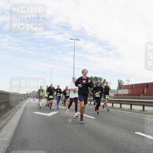 03.10.2025 - Köhlbrandbrückenlauf Matties Gatica Varas http://msf.ph/oto/9171879 03.10.2025 15:18:39 Position 3  meine-sportfotos.de
