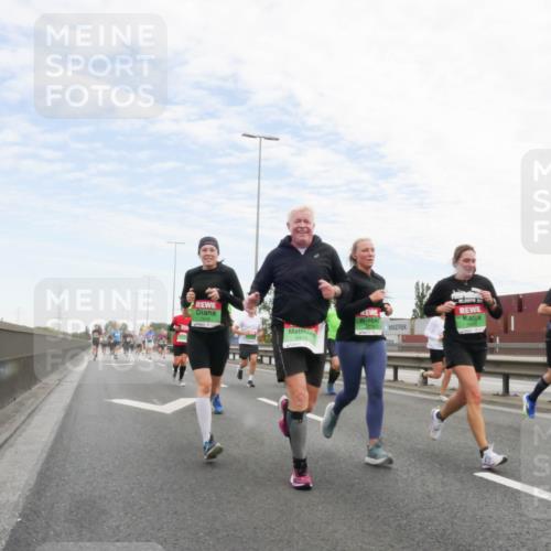03.10.2025 - Köhlbrandbrückenlauf Matties Gatica Varas http://msf.ph/oto/9171890 03.10.2025 15:18:41 Position 3 9418 meine-sportfotos.de