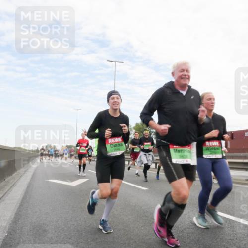 03.10.2025 - Köhlbrandbrückenlauf Matties Gatica Varas http://msf.ph/oto/9171892 03.10.2025 15:18:42 Position 3 7648, 9418 meine-sportfotos.de