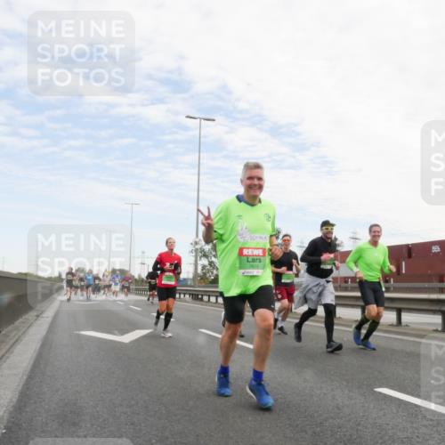 03.10.2025 - Köhlbrandbrückenlauf Matties Gatica Varas http://msf.ph/oto/9171897 03.10.2025 15:18:43 Position 3 7615 meine-sportfotos.de