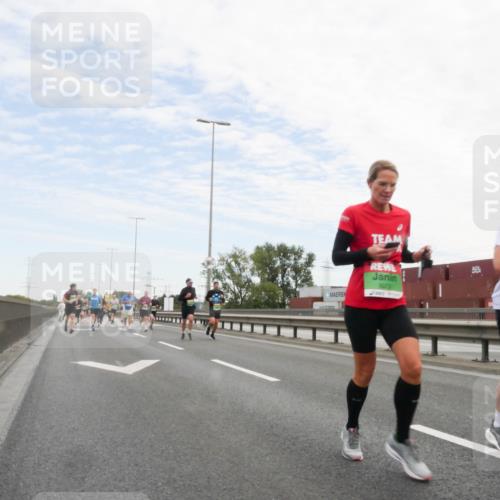 03.10.2025 - Köhlbrandbrückenlauf Matties Gatica Varas http://msf.ph/oto/9171902 03.10.2025 15:18:45 Position 3 3072 meine-sportfotos.de