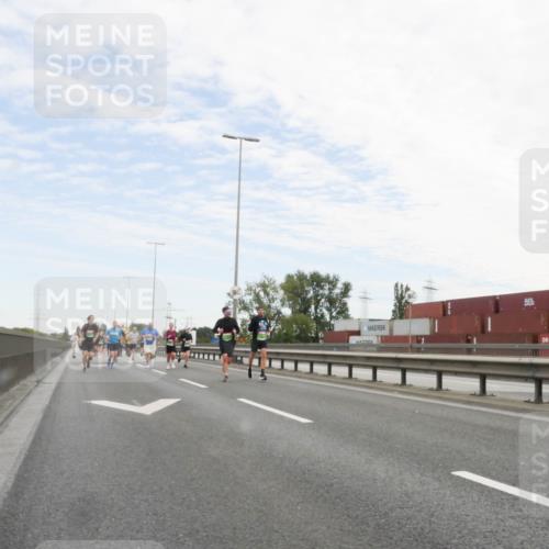03.10.2025 - Köhlbrandbrückenlauf Matties Gatica Varas http://msf.ph/oto/9171904 03.10.2025 15:18:45 Position 3  meine-sportfotos.de