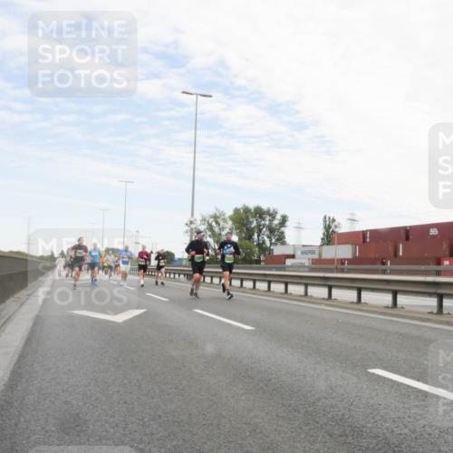 03.10.2025 - Köhlbrandbrückenlauf Matties Gatica Varas http://msf.ph/oto/9171906 03.10.2025 15:18:46 Position 3  meine-sportfotos.de