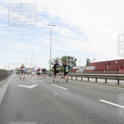 03.10.2025 - Köhlbrandbrückenlauf Matties Gatica Varas http://msf.ph/oto/9171908 03.10.2025 15:18:46 Position 3  meine-sportfotos.de