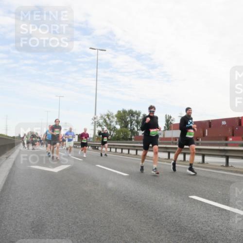 03.10.2025 - Köhlbrandbrückenlauf Matties Gatica Varas http://msf.ph/oto/9171914 03.10.2025 15:18:47 Position 3  meine-sportfotos.de