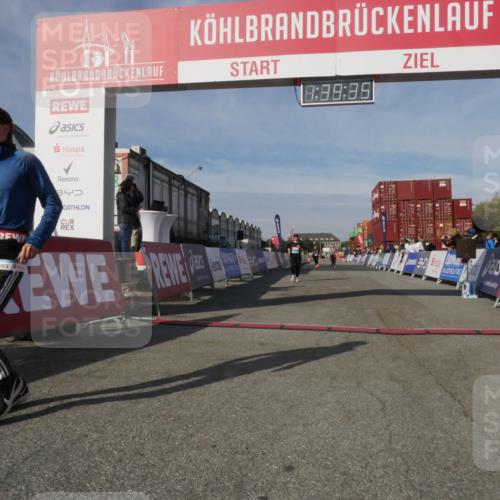 03.10.2025 - Köhlbrandbrückenlauf Matties Gatica Varas http://msf.ph/oto/9171915 03.10.2025 10:39:36 Ziel 2014, 2572, 3543 meine-sportfotos.de