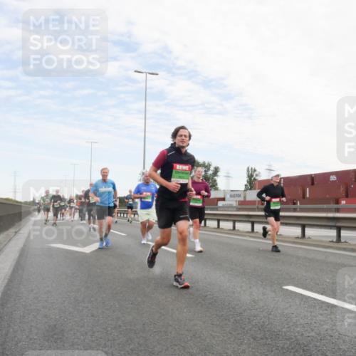 03.10.2025 - Köhlbrandbrückenlauf Matties Gatica Varas http://msf.ph/oto/9171924 03.10.2025 15:18:50 Position 3  meine-sportfotos.de