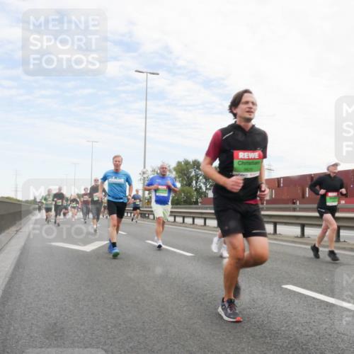 03.10.2025 - Köhlbrandbrückenlauf Matties Gatica Varas http://msf.ph/oto/9171926 03.10.2025 15:18:50 Position 3 9626 meine-sportfotos.de