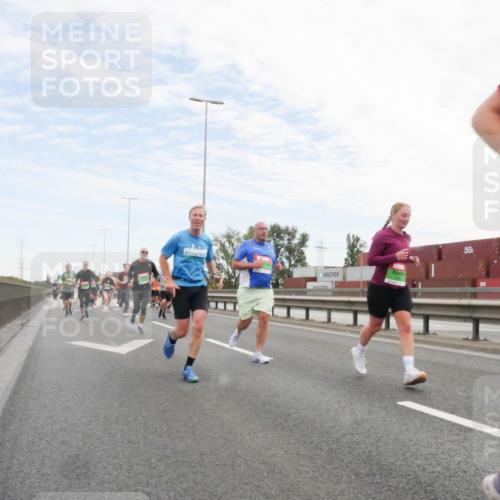 03.10.2025 - Köhlbrandbrückenlauf Matties Gatica Varas http://msf.ph/oto/9171928 03.10.2025 15:18:51 Position 3 24 meine-sportfotos.de