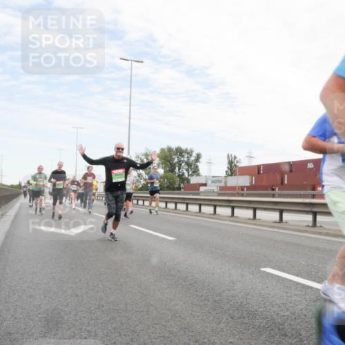 03.10.2025 - Köhlbrandbrückenlauf Matties Gatica Varas http://msf.ph/oto/9171933 03.10.2025 15:18:52 Position 3  meine-sportfotos.de