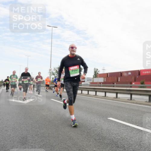 03.10.2025 - Köhlbrandbrückenlauf Matties Gatica Varas http://msf.ph/oto/9171937 03.10.2025 15:18:53 Position 3 7549 meine-sportfotos.de