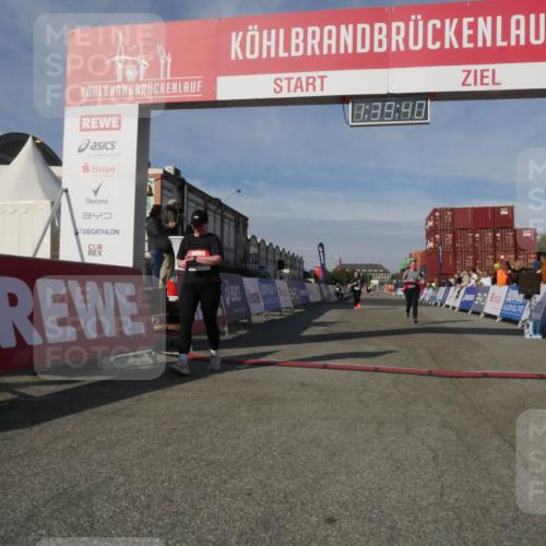 03.10.2025 - Köhlbrandbrückenlauf Matties Gatica Varas http://msf.ph/oto/9171938 03.10.2025 10:39:42 Ziel 2572, 3543 meine-sportfotos.de