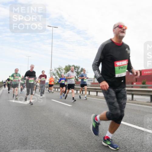 03.10.2025 - Köhlbrandbrückenlauf Matties Gatica Varas http://msf.ph/oto/9171939 03.10.2025 15:18:54 Position 3  meine-sportfotos.de