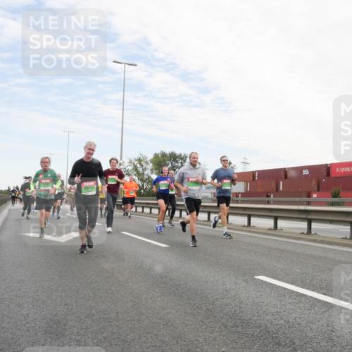 03.10.2025 - Köhlbrandbrückenlauf Matties Gatica Varas http://msf.ph/oto/9171941 03.10.2025 15:18:54 Position 3  meine-sportfotos.de