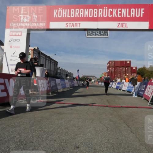 03.10.2025 - Köhlbrandbrückenlauf Matties Gatica Varas http://msf.ph/oto/9171942 03.10.2025 10:39:43 Ziel 2572, 3543 meine-sportfotos.de
