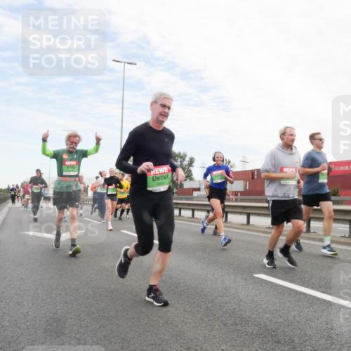 03.10.2025 - Köhlbrandbrückenlauf Matties Gatica Varas http://msf.ph/oto/9171949 03.10.2025 15:18:55 Position 3 9482 meine-sportfotos.de