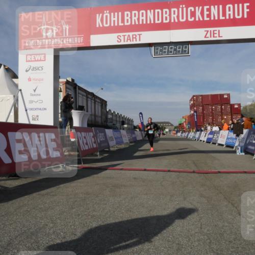 03.10.2025 - Köhlbrandbrückenlauf Matties Gatica Varas http://msf.ph/oto/9171950 03.10.2025 10:39:45 Ziel 2572, 3543 meine-sportfotos.de
