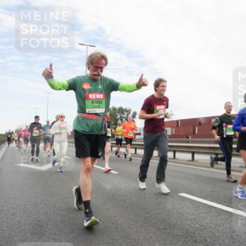 03.10.2025 - Köhlbrandbrückenlauf Matties Gatica Varas http://msf.ph/oto/9171953 03.10.2025 15:18:56 Position 3 7658, 12 meine-sportfotos.de