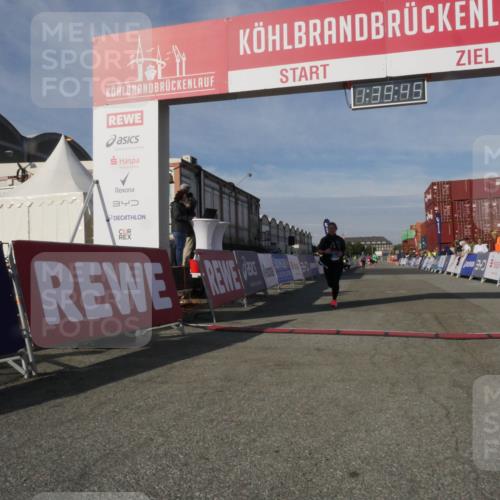 03.10.2025 - Köhlbrandbrückenlauf Matties Gatica Varas http://msf.ph/oto/9171954 03.10.2025 10:39:46 Ziel 2572 meine-sportfotos.de