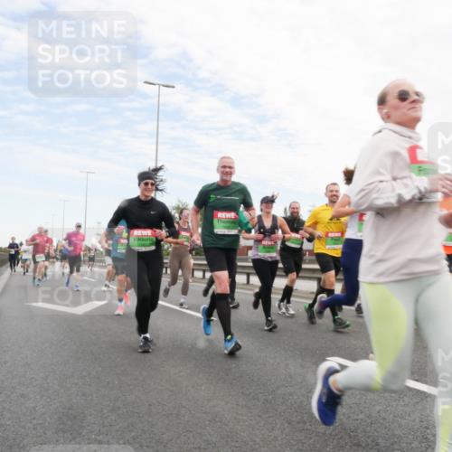 03.10.2025 - Köhlbrandbrückenlauf Matties Gatica Varas http://msf.ph/oto/9171960 03.10.2025 15:18:58 Position 3 7481 meine-sportfotos.de