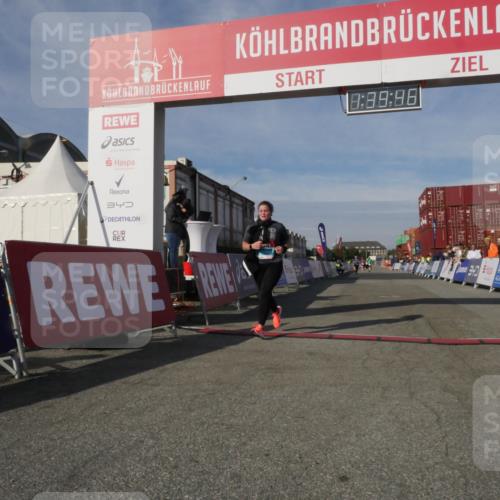 03.10.2025 - Köhlbrandbrückenlauf Matties Gatica Varas http://msf.ph/oto/9171961 03.10.2025 10:39:48 Ziel 2572 meine-sportfotos.de