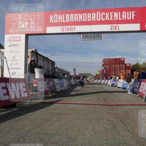 03.10.2025 - Köhlbrandbrückenlauf Matties Gatica Varas http://msf.ph/oto/9171963 03.10.2025 10:39:58 Ziel 2479, 2839, 2931 meine-sportfotos.de