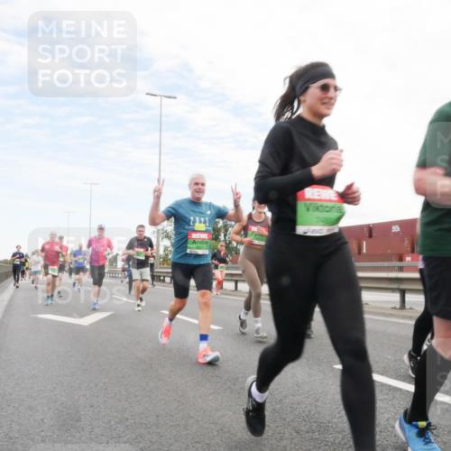 03.10.2025 - Köhlbrandbrückenlauf Matties Gatica Varas http://msf.ph/oto/9171964 03.10.2025 15:18:59 Position 3 21, 25 meine-sportfotos.de