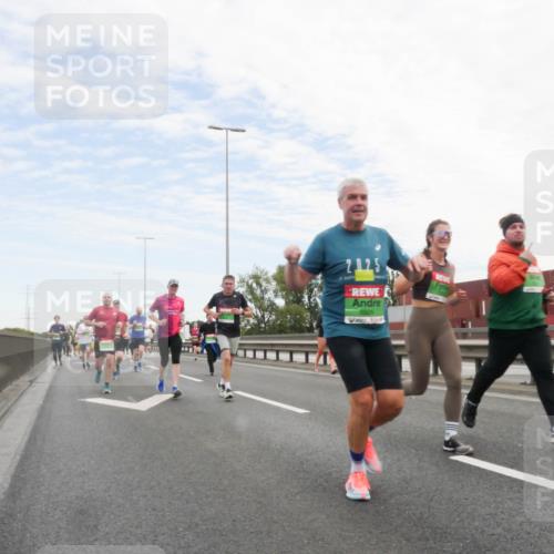 03.10.2025 - Köhlbrandbrückenlauf Matties Gatica Varas http://msf.ph/oto/9171966 03.10.2025 15:19:00 Position 3 2025, 5 meine-sportfotos.de