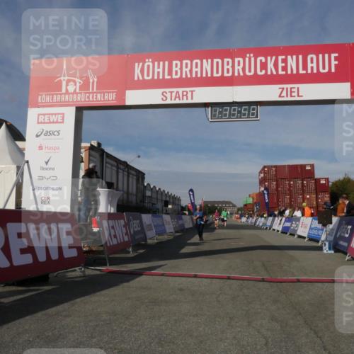 03.10.2025 - Köhlbrandbrückenlauf Matties Gatica Varas http://msf.ph/oto/9171969 03.10.2025 10:39:59 Ziel 2479, 2839, 2931 meine-sportfotos.de